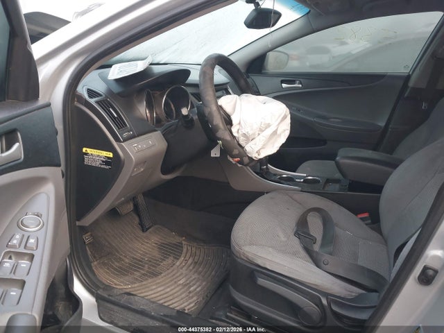 2013 Hyundai Sonata Gls მანქანა იყიდება აუქციონზე, vin: 5NPEB4AC6DH715017, აუქციონის ნომერი: 44375382