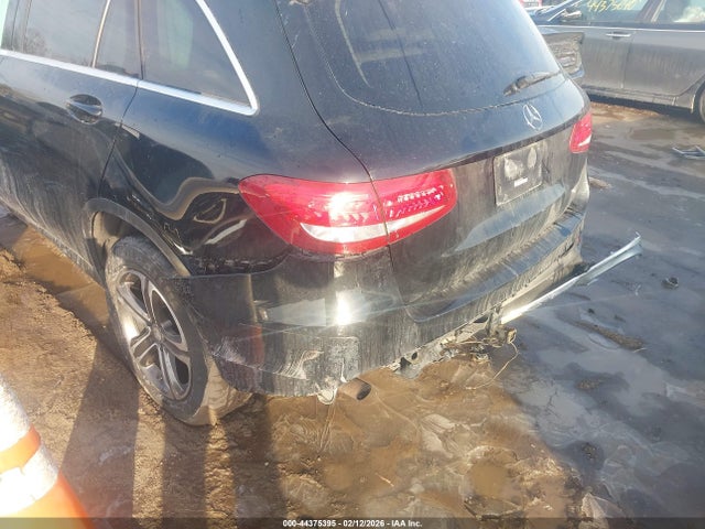 2016 Mercedes-benz Glc 300 მანქანა იყიდება აუქციონზე, vin: WDC0G4JBXGF036332, აუქციონის ნომერი: 44375395