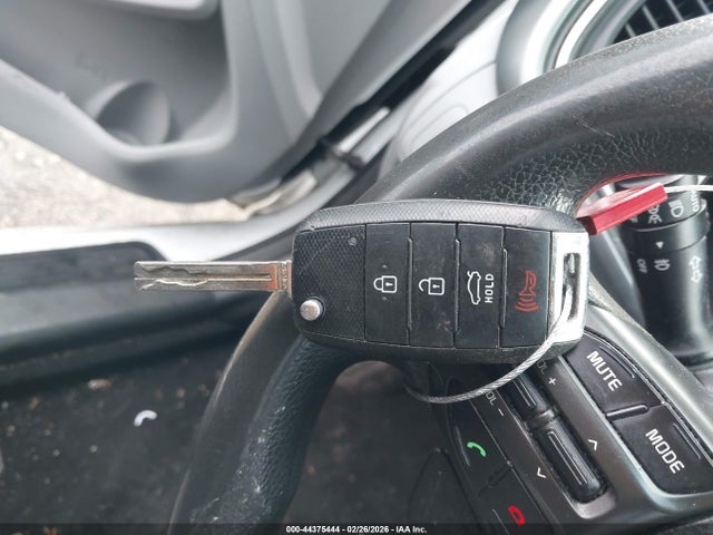 5XXGM4A76EG345951 KIA Optima Lx