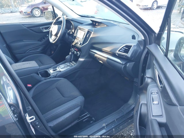 Subaru Forester Premium 2019 JF2SKAGC6KH536126 Image 17
