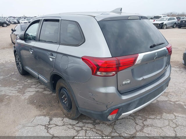 2018 MITSUBISHI OUTLANDER JA4AD2A33JZ054753 Photo 2