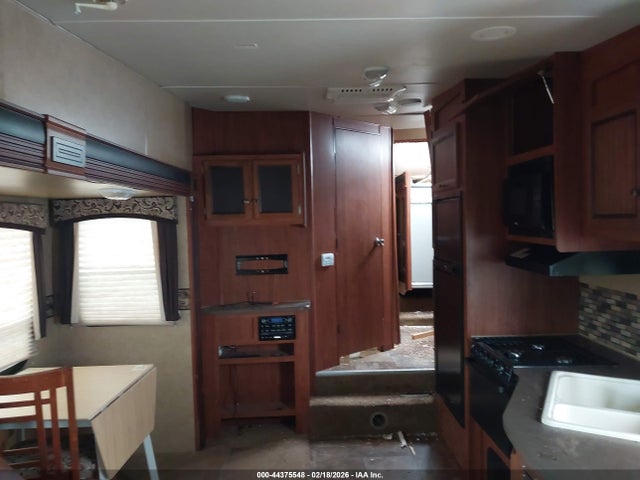44375548 :رقم المزاد ، 1UJCJ0BN6D1PW0078 vin ، 2013 Jayco Eagle Ht M-26.5 مزاد بيع