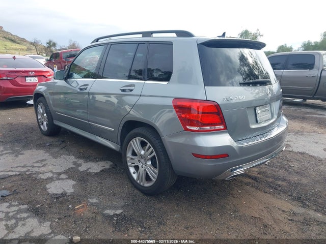 2015 MERCEDES-BENZ GLK 250 BLUETEC WDCGG0EB7FG403780 Photo 2