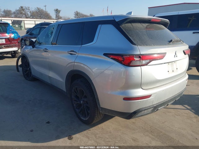 2022 MITSUBISHI OUTLANDER JA4J3UA85NZ074163 Photo 2