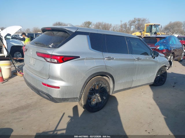 2022 MITSUBISHI OUTLANDER JA4J3UA85NZ074163 Photo 3