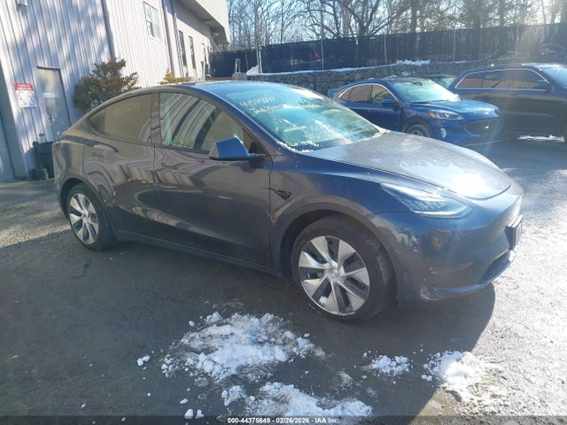2021 TESLA MODEL Y 5YJYGDEEXMF065679 Photo 0