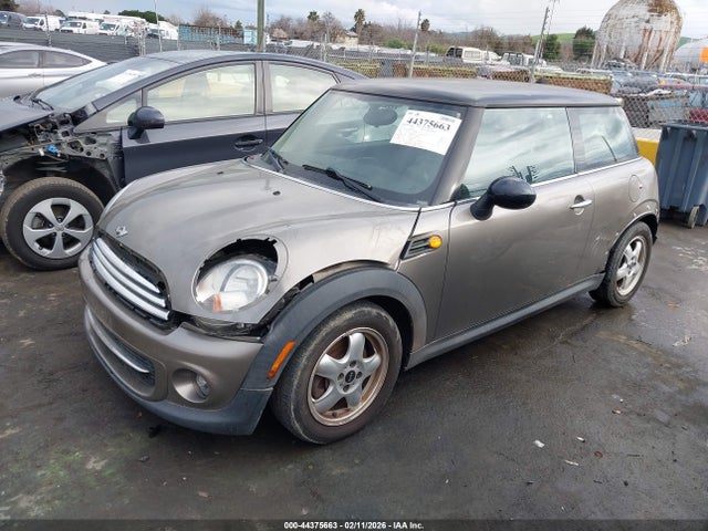 2011 MINI COOPER WMWSU3C54BT183567 Photo 1