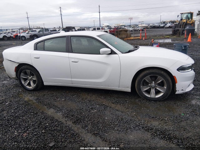 2C3CDXHG7FH870333 Dodge Charger Sxt