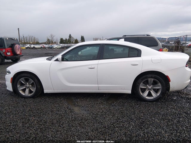 2C3CDXHG7FH870333 Dodge Charger Sxt