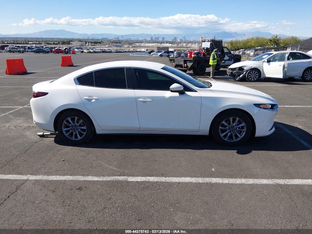 JM1BPAAL3M1327768 Mazda Mazda3 2.5 S