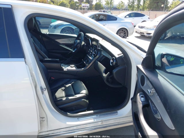 44375806 :رقم المزاد ، 55SWF4JB1JU262028 vin ، 2018 Mercedes-benz C 300 مزاد بيع