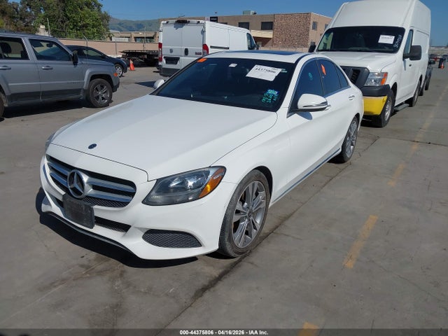 44375806 :رقم المزاد ، 55SWF4JB1JU262028 vin ، 2018 Mercedes-benz C 300 مزاد بيع