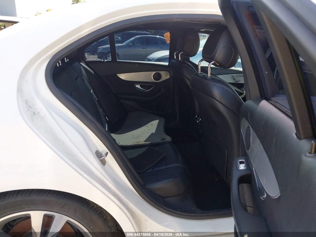 44375806 :رقم المزاد ، 55SWF4JB1JU262028 vin ، 2018 Mercedes-benz C 300 مزاد بيع