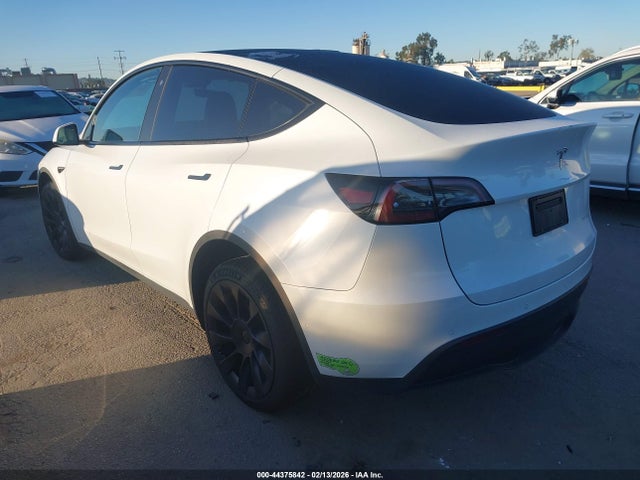2022 TESLA MODEL Y 7SAYGDEE4NF538884 Photo 2