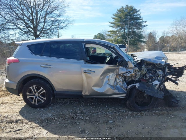 Toyota RAV4 LE 2018 2T3BFREV8JW760979 Image 13