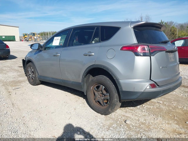 Toyota RAV4 LE 2018 2T3BFREV8JW760979 Image 3