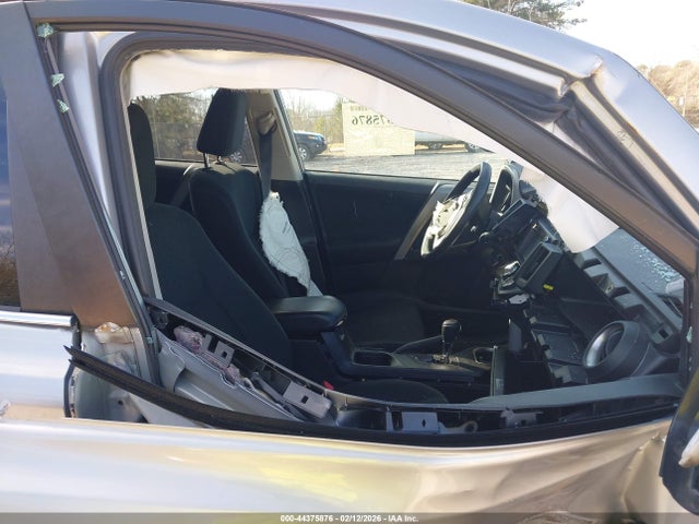 Toyota RAV4 LE 2018 2T3BFREV8JW760979 Image 5
