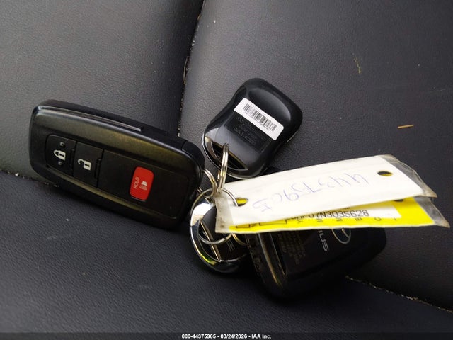 JTDL9MFU7N3035628 Toyota Prius Xle Awd-e