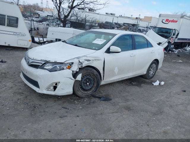 Toyota CAMRY LE 2014 4T4BF1FK2ER414839 Image 2