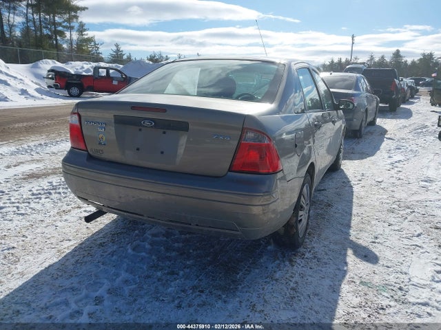 2005 FORD FOCUS 1FAHP34N95W183303 Photo 3