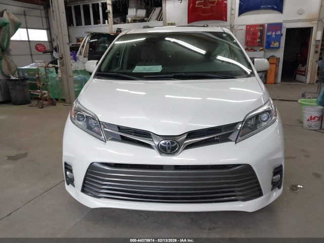 5TDDZ3DC4LS247827 Toyota Sienna Xle 7-passenger