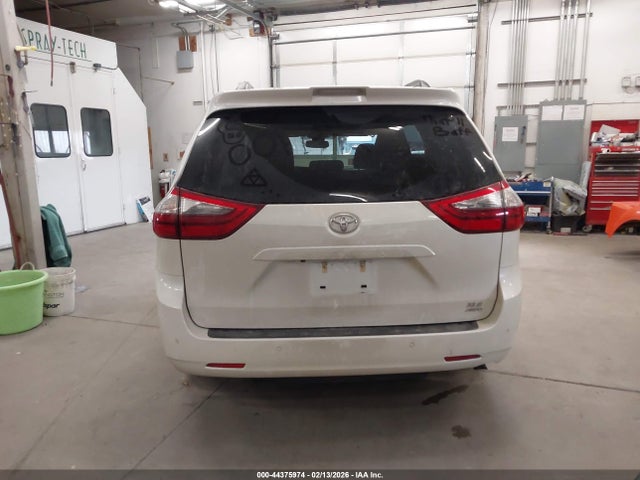 5TDDZ3DC4LS247827 Toyota Sienna Xle 7-passenger