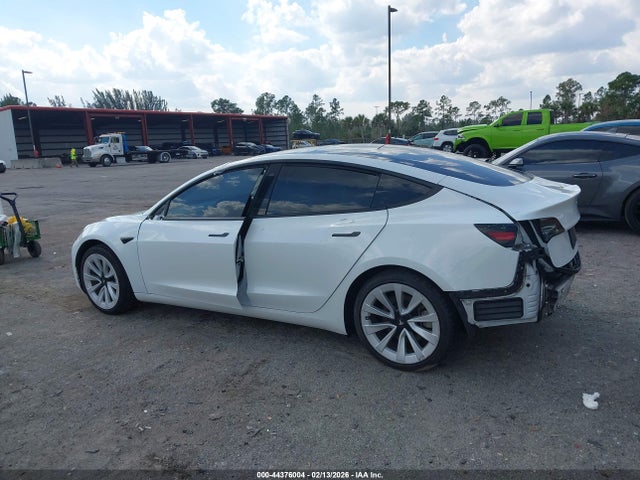 2021 TESLA MODEL 3 5YJ3E1EA4MF099323 Photo 2
