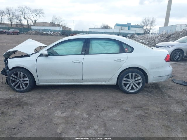 Продаж на аукціоні авто 2019 Volkswagen Passat 2.0t Wolfsburg Edition, vin: 1VWLA7A31KC012491, номер лоту: 44376030