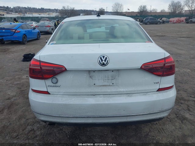 Продаж на аукціоні авто 2019 Volkswagen Passat 2.0t Wolfsburg Edition, vin: 1VWLA7A31KC012491, номер лоту: 44376030