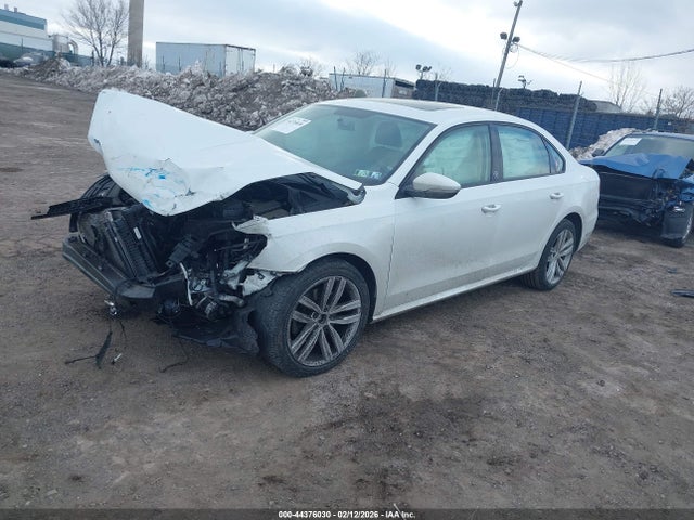 Продаж на аукціоні авто 2019 Volkswagen Passat 2.0t Wolfsburg Edition, vin: 1VWLA7A31KC012491, номер лоту: 44376030