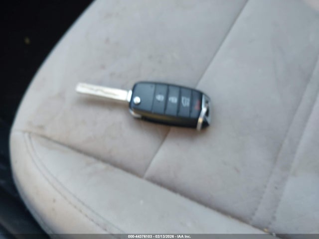 5XYPGDA38HG279357 KIA Sorento 2.4l Lx