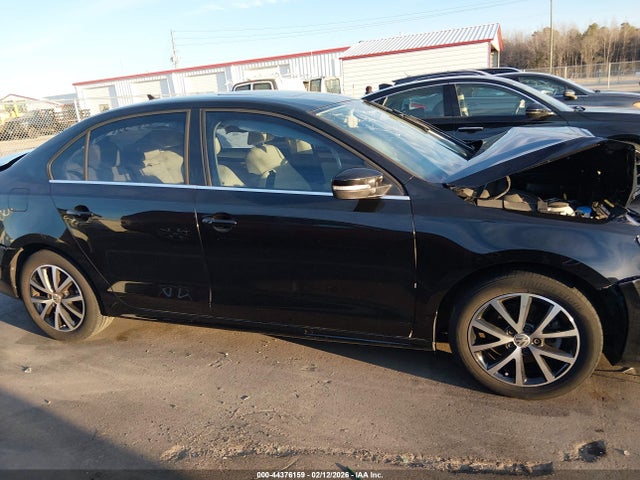 44376159 :رقم المزاد ، 3VWDB7AJ9HM308575 vin ، 2017 Volkswagen Jetta 1.4t Se مزاد بيع