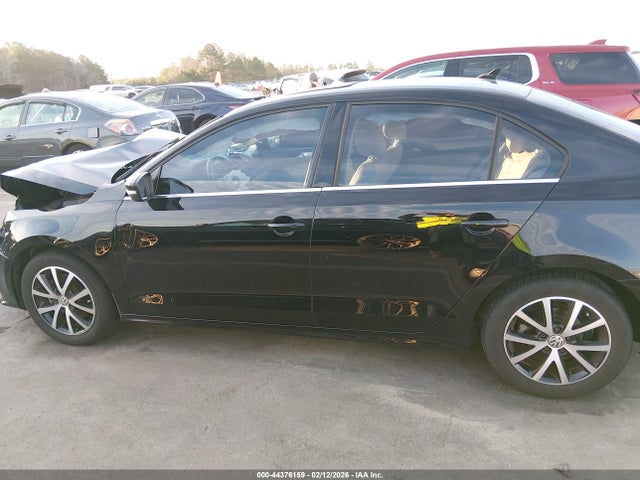 44376159 :رقم المزاد ، 3VWDB7AJ9HM308575 vin ، 2017 Volkswagen Jetta 1.4t Se مزاد بيع