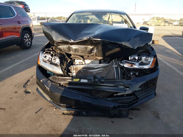 44376159 :رقم المزاد ، 3VWDB7AJ9HM308575 vin ، 2017 Volkswagen Jetta 1.4t Se مزاد بيع