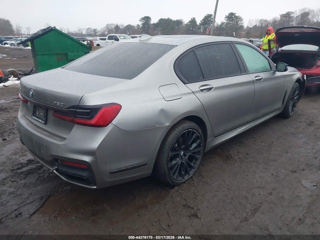 2022 BMW 750 WBA7U2C05NCJ06571 Photo 3