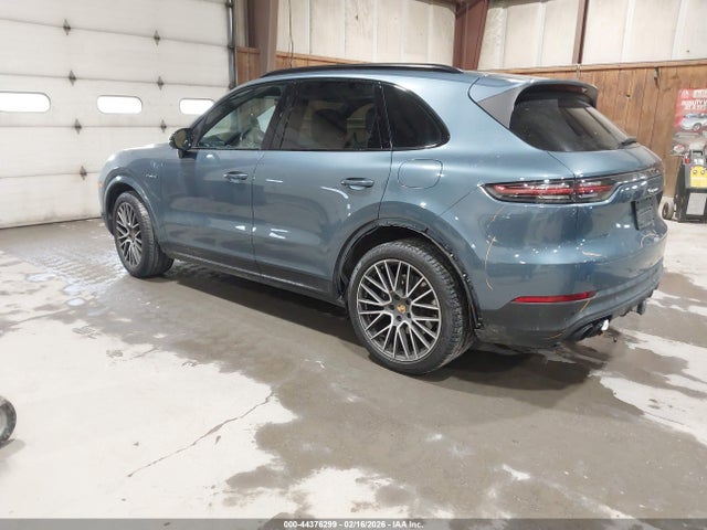 2019 PORSCHE CAYENNE E-HYBRID WP1AE2AY3KDA50696 Photo 2