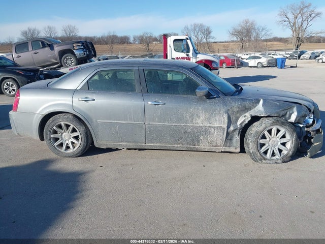 Продажа на аукционе авто 2006 Chrysler 300c, vin: 2C3KA63H56H240437, номер лота: 44376332