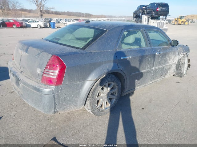 Продажа на аукционе авто 2006 Chrysler 300c, vin: 2C3KA63H56H240437, номер лота: 44376332