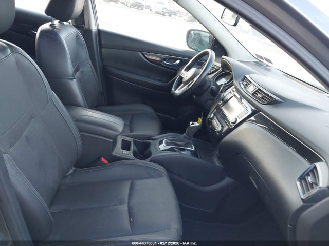 JN1BJ1CR4JW253264 Nissan Rogue Sport Sl