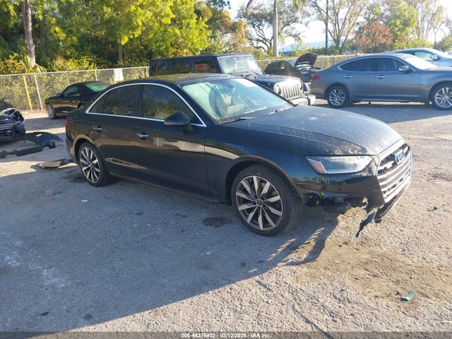 2022 AUDI A4 WAUABAF42NN000412