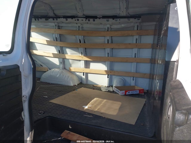 1GCWGAFP5N1155080 Chevrolet Express Cargo Rwd 2500 Regular Wheelbase Wt