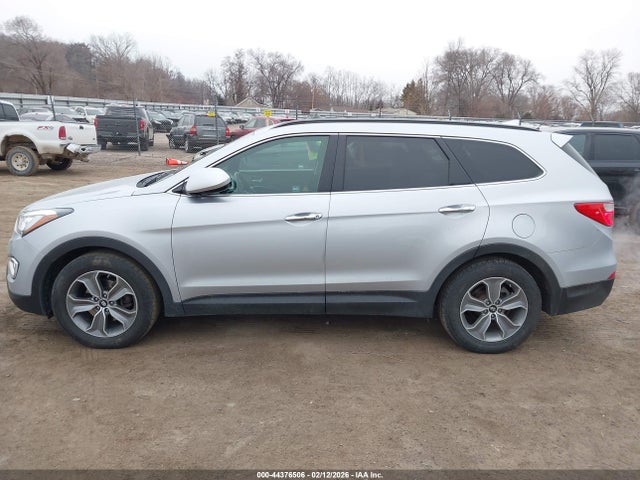 KM8SMDHF9GU144481 Hyundai Santa Fe Se