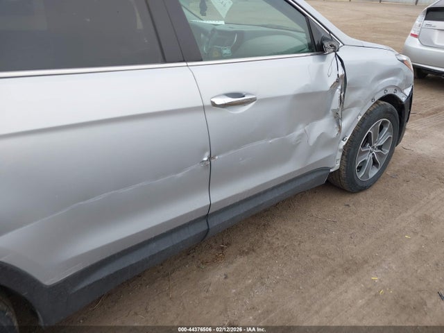 KM8SMDHF9GU144481 Hyundai Santa Fe Se