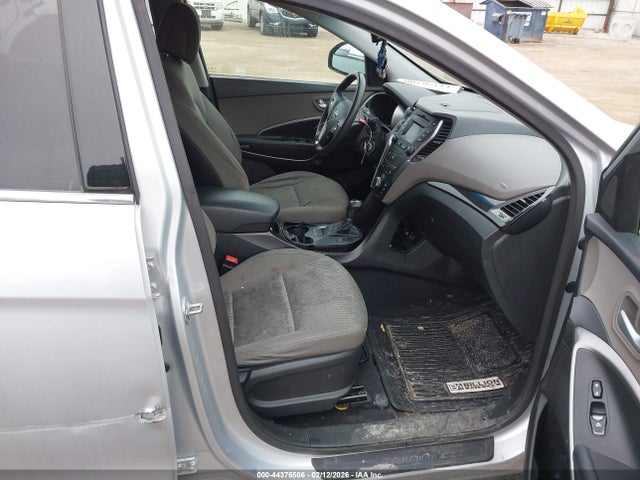 KM8SMDHF9GU144481 Hyundai Santa Fe Se