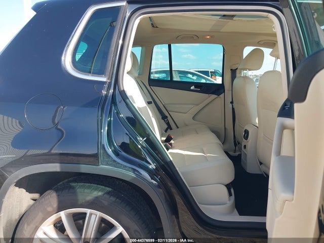 WVGAV7AXXGW563523 Volkswagen TIGUAN SE
