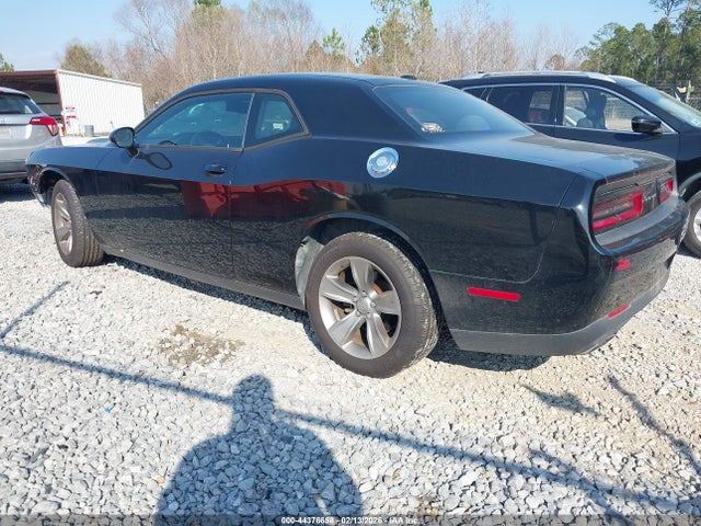 Dodge Challenger Sxt 2017 2C3CDZAG0HH588950 Image 3