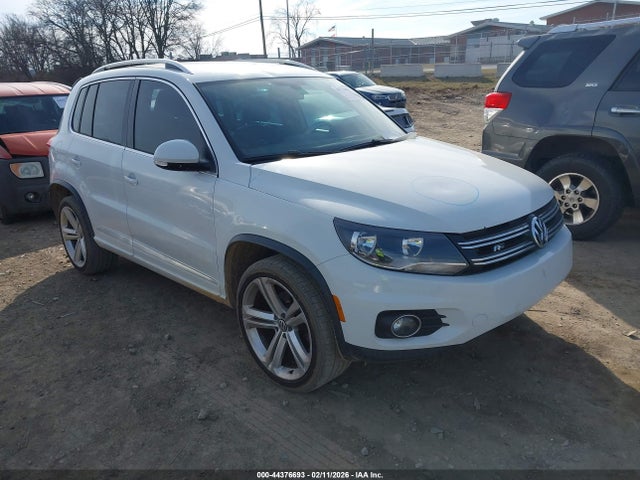 2016 VOLKSWAGEN TIGUAN WVGAV7AX0GW036106