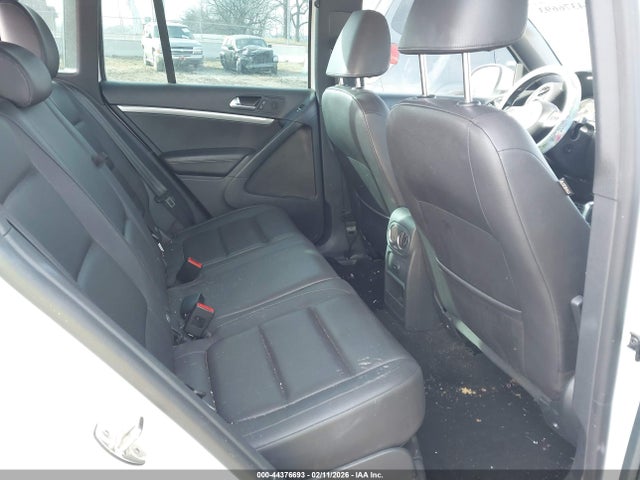 2016 VOLKSWAGEN TIGUAN WVGAV7AX0GW036106 Photo 7