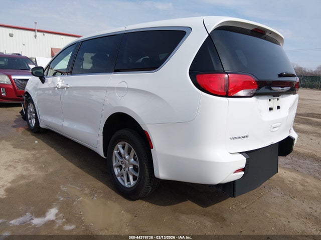 Продажа на аукционе авто 2022 Chrysler Voyager Lx, vin: 2C4RC1CG6NR208555, номер лота: 44376738