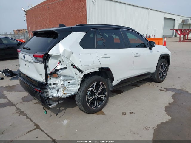 2024 TOYOTA RAV4 PRIME JTMFB3FV1RD230158 Photo 3